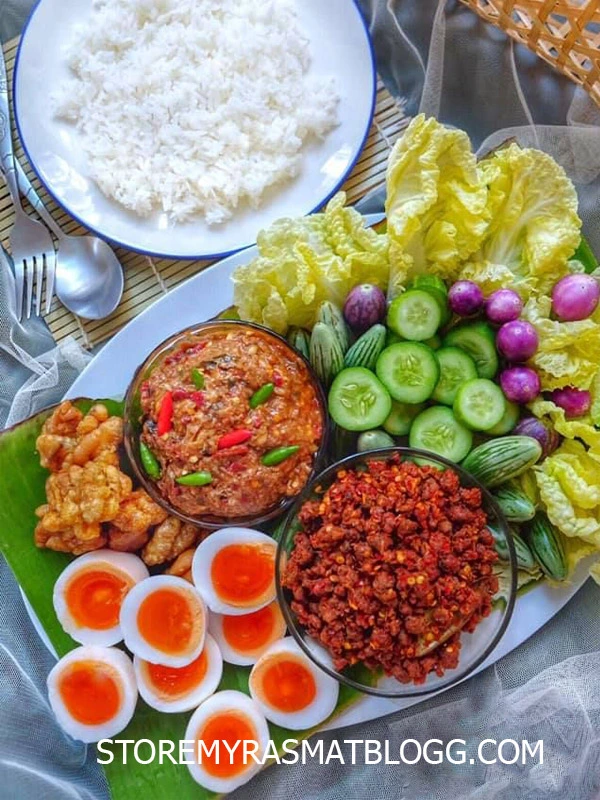 น้ำพริกกะปิผักลวก อาหารไทยแท้ที่คนรักสุขภาพต้องลอง